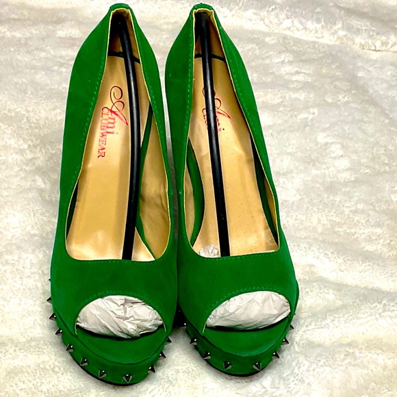 AMIClubWear emerald green heels with spikes - Picture 3 of 8
